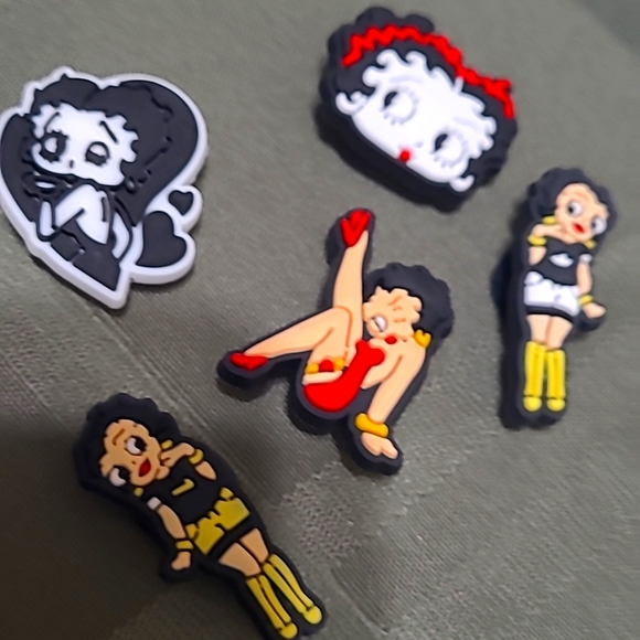Accessories - Betty boop 5pc shoes, crocs sharms 6×30  or 3×15